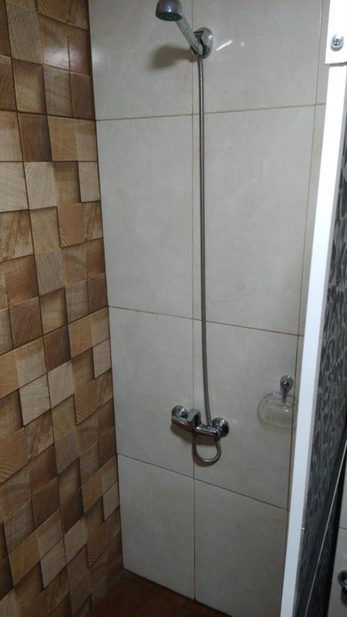 Habitaciones Aluc, Se Reserva Solo Con Sena Chuy Exterior photo